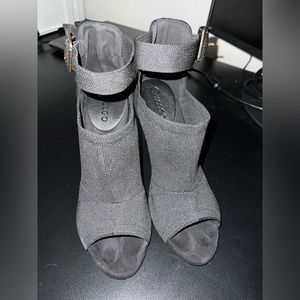 Knit black heels, size 7